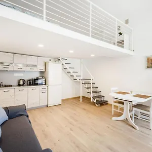 Apartmán V12, Budapešť