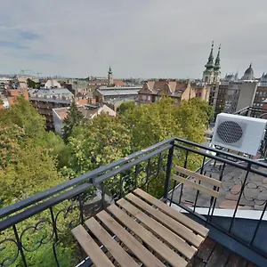 Buda House 7 Apartment