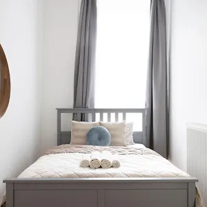 Exclusive Grand In The Heart Of Apartment